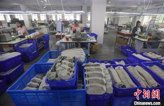 貴州特色產(chǎn)品生產(chǎn)忙 廣告設計的新機遇